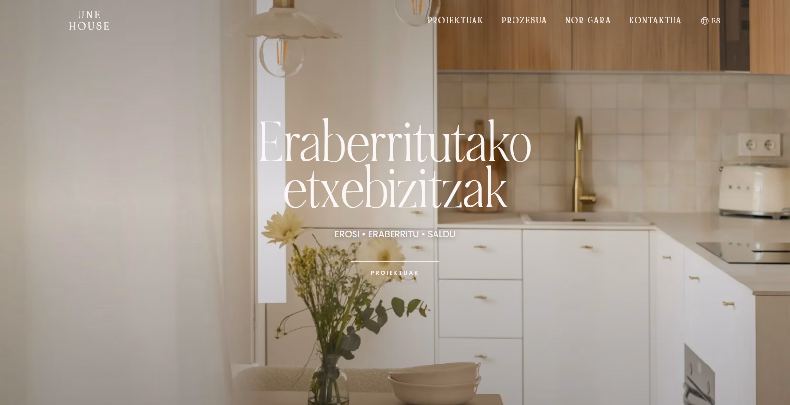 UneHouse — Eraberritutako etxebizitzak, argazkiak eta proiektu bakoitzaren xehetasunak.
